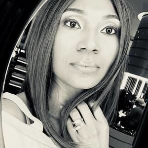 Meet your Posher, Lakesia